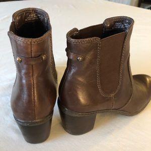 EUC chocolate brown heeled booties